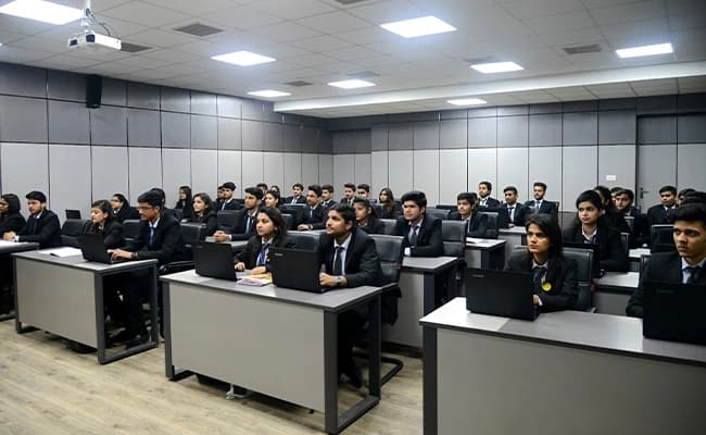 classroom4-classroom-2