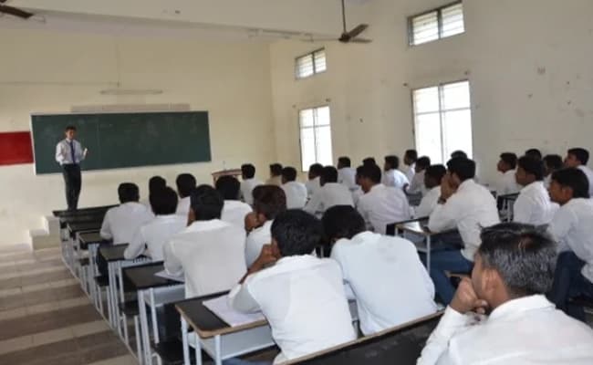 college-of-engineering-osmanabad-classroom-0001-layer-3-classroom