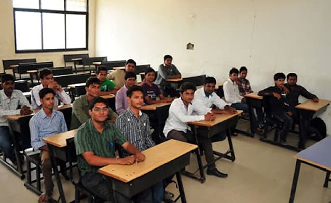 dalia-institute-of-diploma-studies-dids-classroom-0003-layer-1-classroom