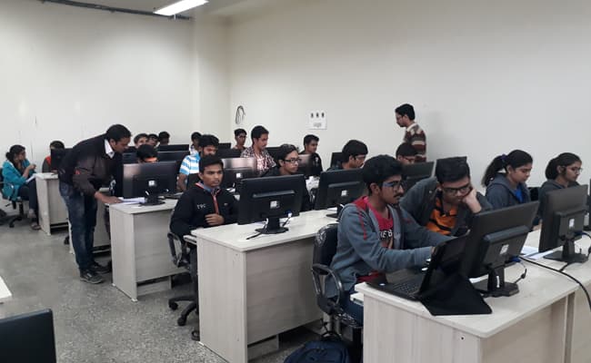 gallery-0002-class3-classroom-105