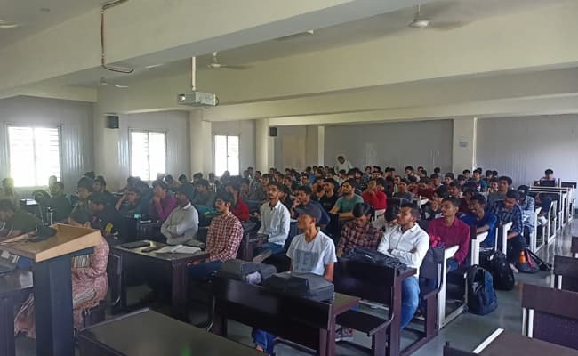 gallery-0003-class2-classroom-103