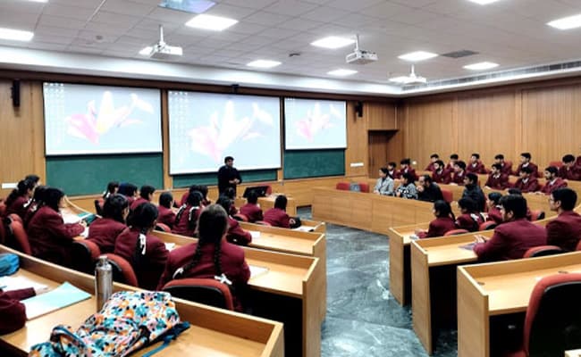 gallery-0004-class1-classroom-92
