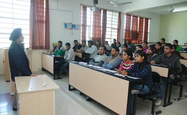 global-institute-of-engineering-and-technology-git-classroom-0000-layer-4-classroom