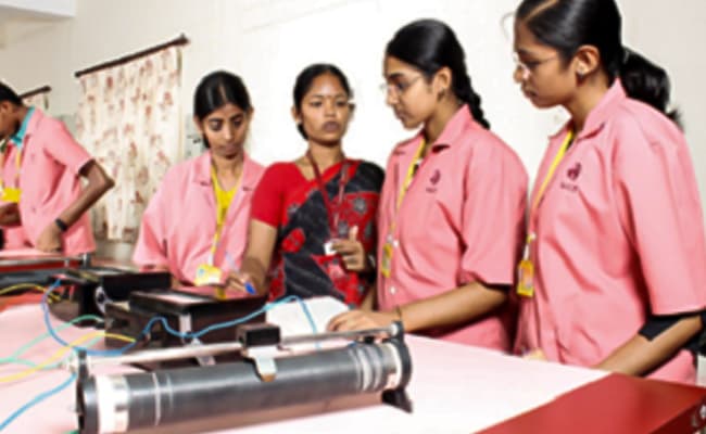 gnanamani-college-of-technology-gct-0002-class3-classroom