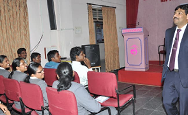 gnanamani-college-of-technology-gct-0004-class1-classroom