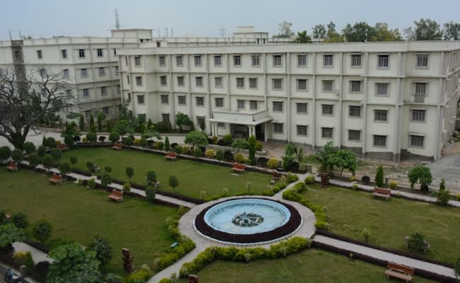 gopal-narayan-singh-university-gnsu-infrastructure-0002-layer-2-infrastructure