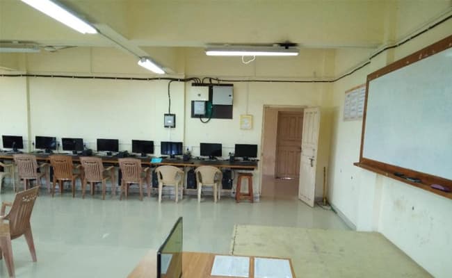 government-polytechnic-daman-classroom-0001-layer-7-classroom