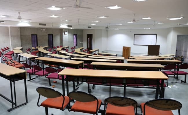 gujarat-national-law-university-gnlu-gandhinagar-classroom-0001-layer-4-classroom