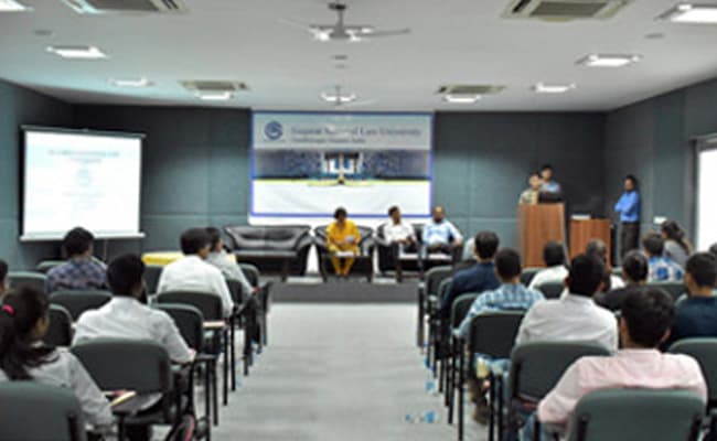 gujarat-national-law-university-gnlu-gandhinagar-classroom-0003-layer-2-classroom