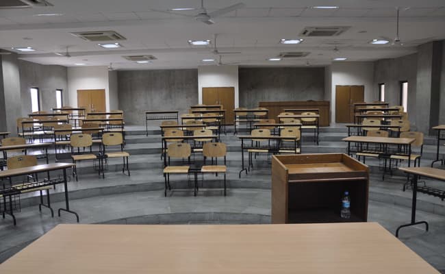 gujarat-national-law-university-gnlu-gandhinagar-classroom-0004-layer-1-classroom