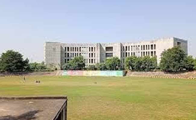 gujarat-national-law-university-gnlu-gandhinagar-ground-court-0001-layer-4-ground