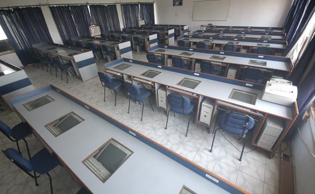 iis-deemed-to-be-university-iisu-classroom-0002-layer-1-classroom