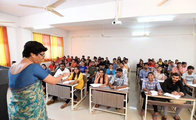 indrashil-university-rajpur-classroom-0002-layer-2-classroom