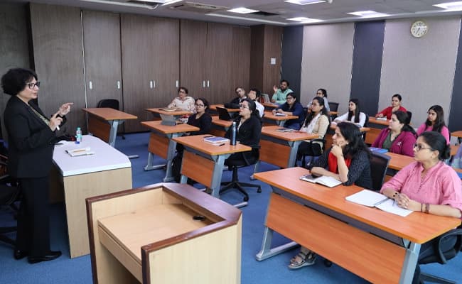 institute-of-management-education-consultancy-imec-classroom-0000-layer-4-classroom