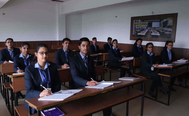 institute-of-management-education-consultancy-imec-classroom-0002-layer-2-classroom