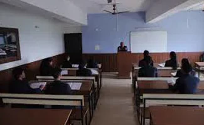 institute-of-management-education-consultancy-imec-classroom-0003-layer-1-classroom