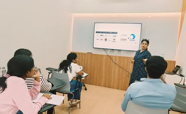 international-school-of-design-insd-luxe-0005-class2-classroom