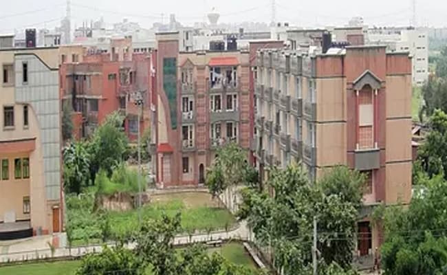 ishan-institute-of-law-infrastructure-0001-layer-3-infrastructure