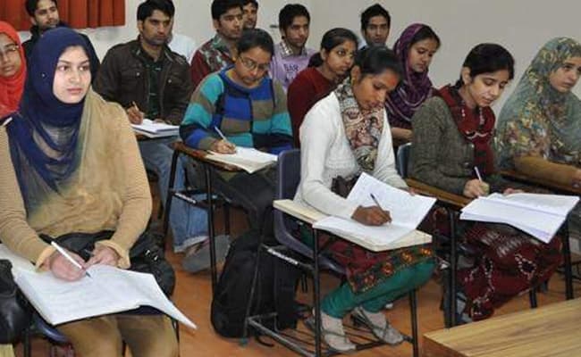 jamia-hamdard-university-0001-class4-classroom