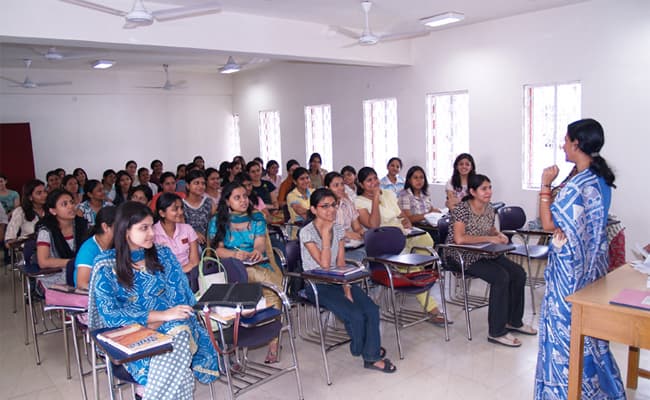 jd-birla-institute-jdbi-2-0001-layer-4-classroom