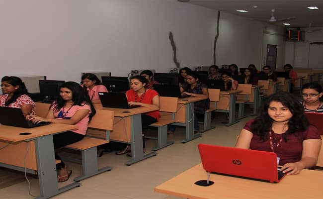 jd-birla-institute-jdbi-2-0002-layer-3-classroom
