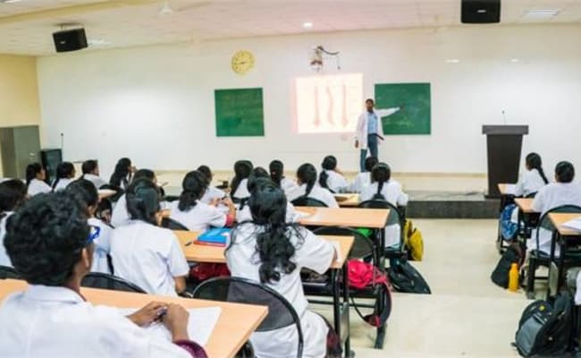 jims-homoeopathic-medical-college-hospital-0001-class4-classroom