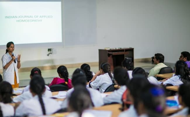 jims-homoeopathic-medical-college-hospital-0003-class2-classroom