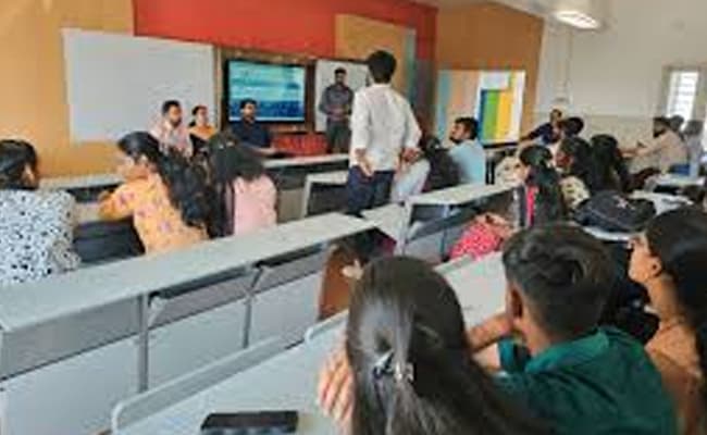 joy-university-ju-classroom-0001-layer-3-classroom