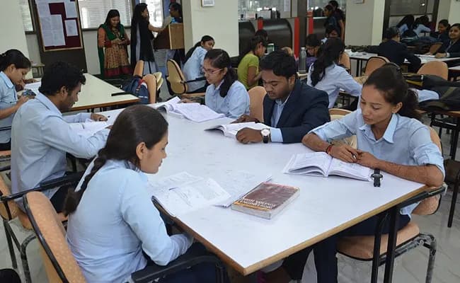 jspm-university-0002-class1-classroom