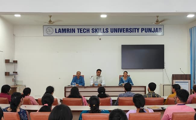 lamrin-tech-skills-university-classroom-0001-layer-3-classroom
