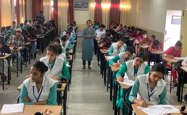 lamrin-tech-skills-university-classroom-0002-layer-2-classroom