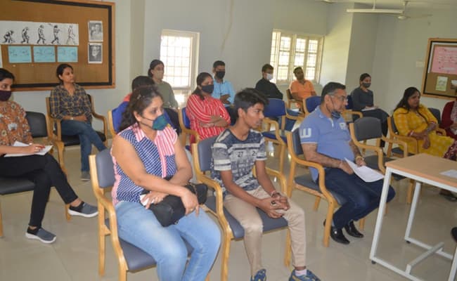 laxmi-vidyapeeth-0000-class5-classroom
