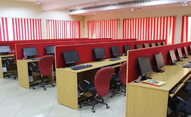 ludhiana-group-of-colleges-2-classroom