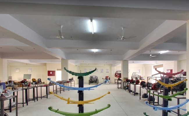ludhiana-group-of-colleges-3-classroom