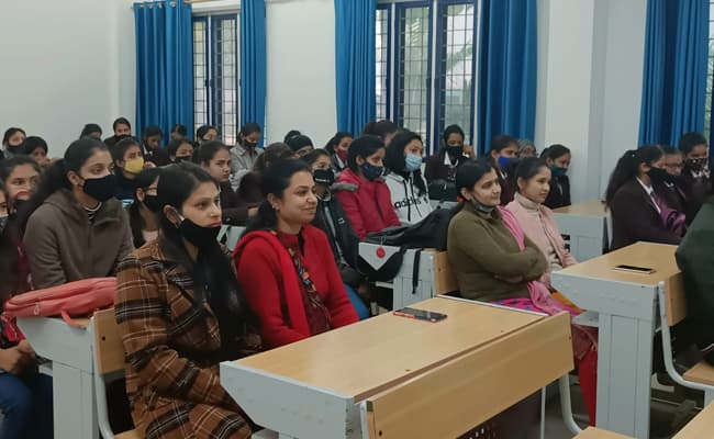 mahadevi-institute-of-technology-mit-0000-class5-classroom