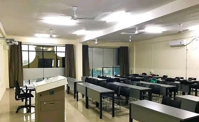 maharashtra-national-law-university-mnlu-nagpur-classroom-0000-layer-5-classroom