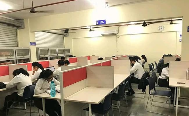 maharashtra-national-law-university-mnlu-nagpur-classroom-0001-layer-4-classroom