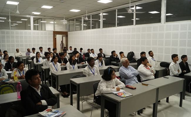 maharashtra-national-law-university-mnlu-nagpur-classroom-0003-layer-2-classroom
