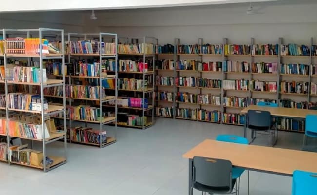 mewa-vanguard-business-school-1-classroom