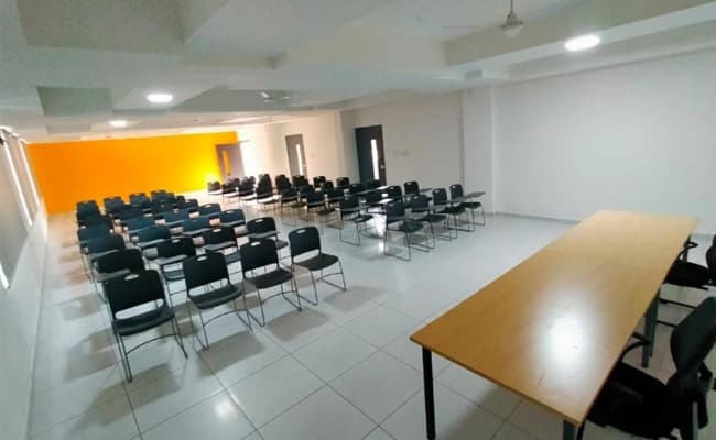 mewa-vanguard-business-school-15-classroom