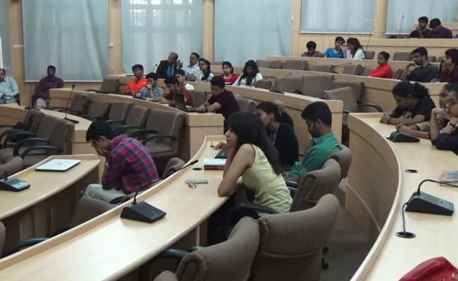 nalsar-university-of-law-nalsar-hyderabad-classroom-0000-layer-5-classroom