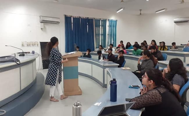 national-law-institute-university-nliu-bhopal-classroom-0000-layer-5-classroom