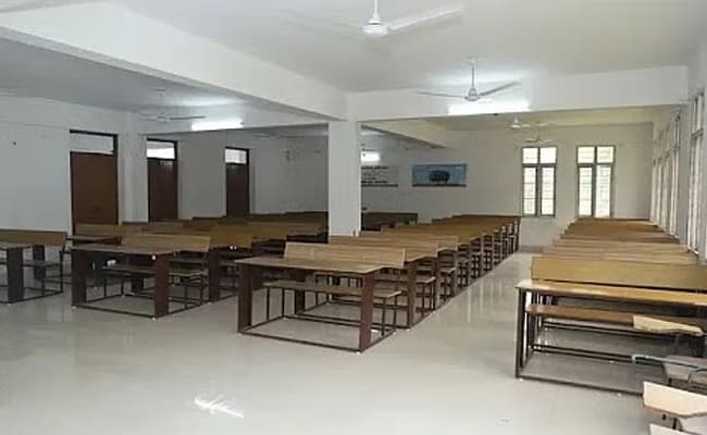 nav-chetna-college-classroom-0001-layer-3-classroom