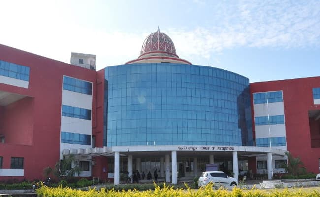 navsahyadri-group-of-institutes-nesgi-infrastructure-3