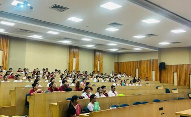 nerim-group-of-institutions-classroom-0001-layer-9-classroom