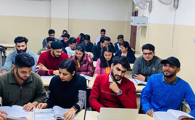 new-delhi-institute-for-information-technology-management-ndiitm-0001-class4-classroom