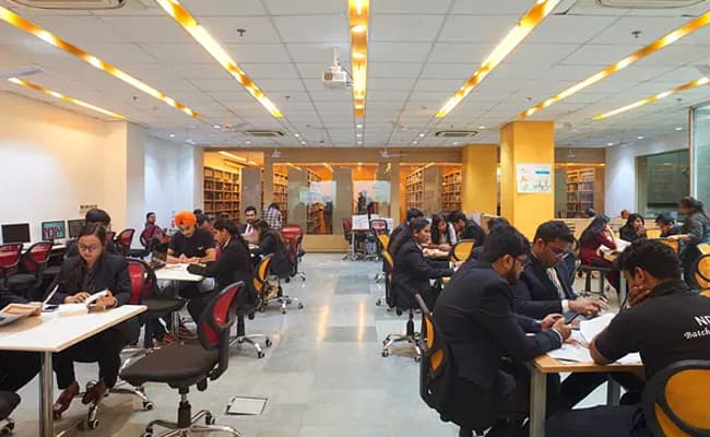 new-delhi-institute-of-management-ndim-0005-class-classroom