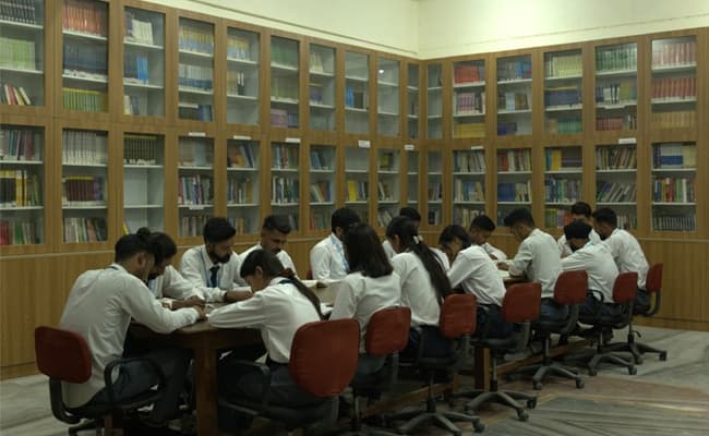 nimbus-academy-of-management-0000-layer-5-classroom