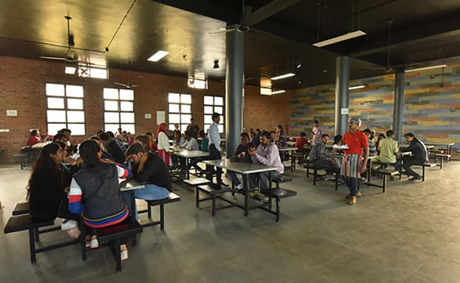 noida-international-university-niu-0010-cafeteria5-cafeteria