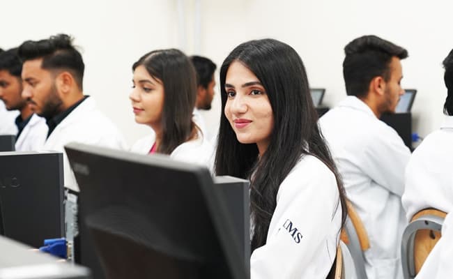 noida-international-university-niu-0016-lab4-lab